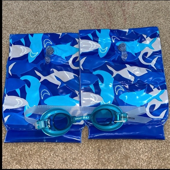 Great Wolf Lodge bundle - Picture 1 of 2